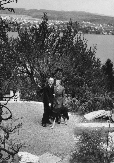 Fotografie: Thomas und Katia Mann vor dem Zürichsee