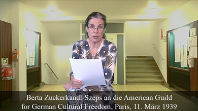 Gaby Pochert liest einen Brief Berta Zuckerkandl-Szeps