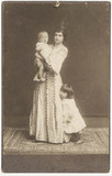 Katia Mann mit den beiden erstgeborenen Kindern